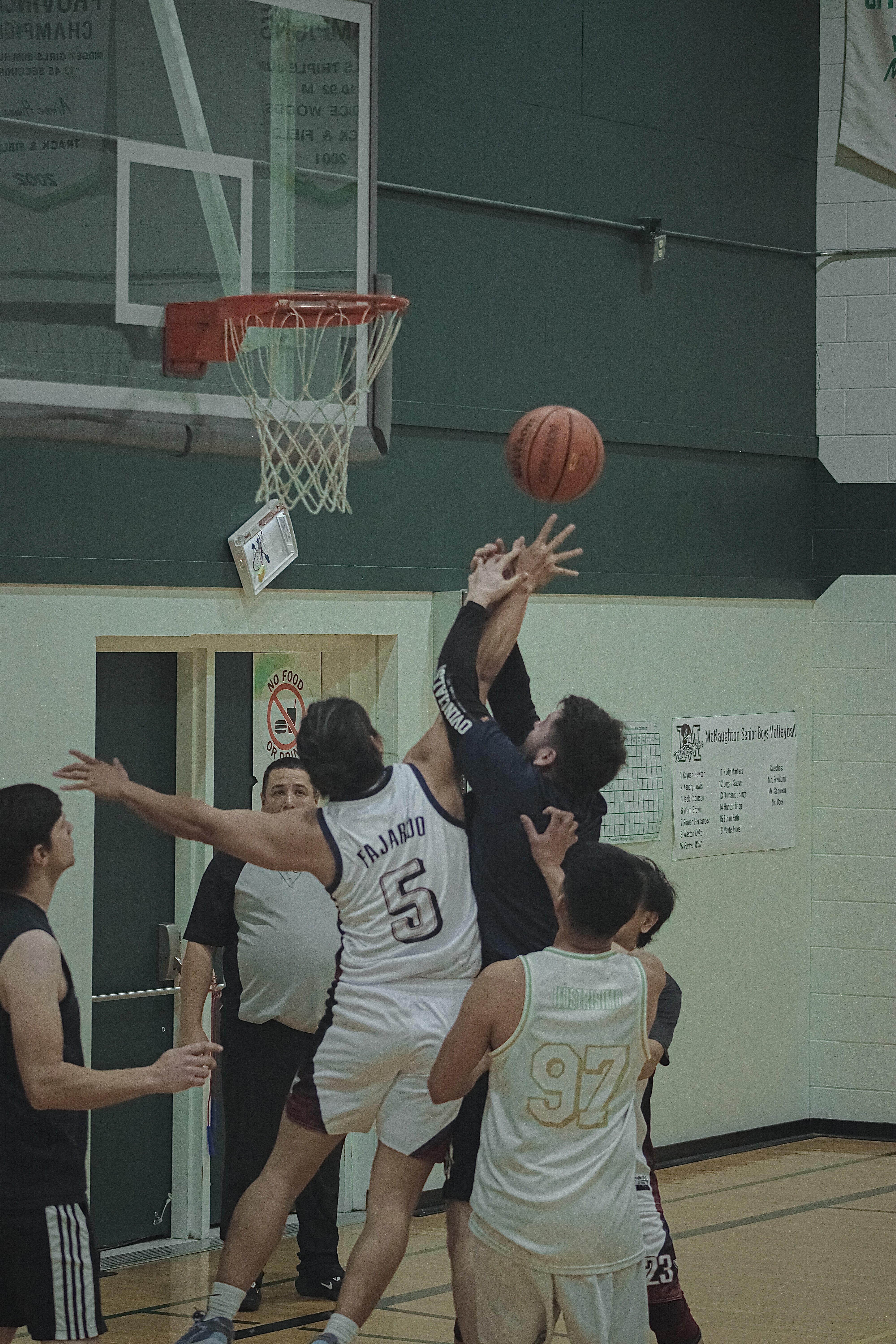 photo of a filipino league basketball game